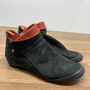 Softinos Farah Black Nubuck Zip Up Ankle Booties Boots Womens Size EU 40 / 9